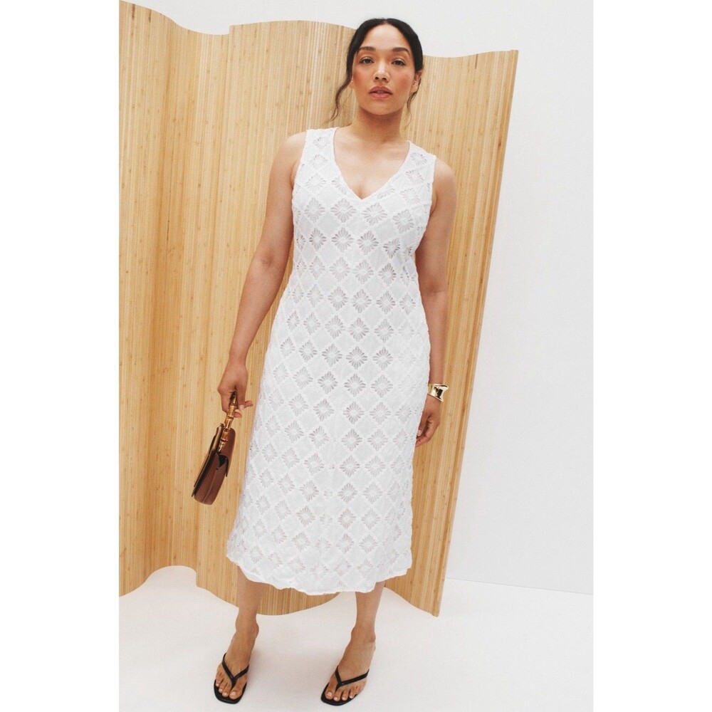 Luxely Sleeveless Midi Dress